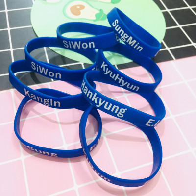 VÒNG TAY. LẮC TAY CAO SU SUPERJUNIOR KPOP COMBO 5 THÀNH VIÊN KHÁC NHAU