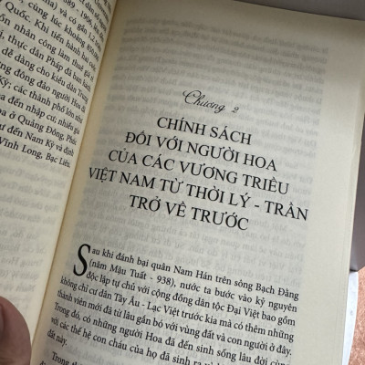 CHÍNH SÁCH CỦA CÁC VƯƠNG TRIỀU VIỆT NAM ĐỐI VỚI NGƯỜI HOA - Huỳnh Ngọc Đáng - Nhà xuất bản Tổng Hợp Thành Phố Hồ Chí Minh.