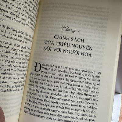 CHÍNH SÁCH CỦA CÁC VƯƠNG TRIỀU VIỆT NAM ĐỐI VỚI NGƯỜI HOA - Huỳnh Ngọc Đáng - Nhà xuất bản Tổng Hợp Thành Phố Hồ Chí Minh.