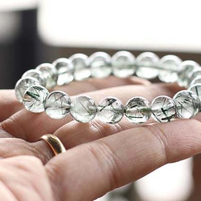 Vòng Thạch Anh Tóc Xanh Nhạt 8.5mm Ngọc Quý Gemstones VT116