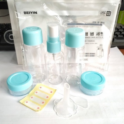 Set bộ dụng cụ  chiết mỹ phẩm 5 -7 món với nhiều kích thước khác nhau   ,có  túi zip tiện dụng nhỏ gọn dễ dàng mang theo du lịch dã ngoại