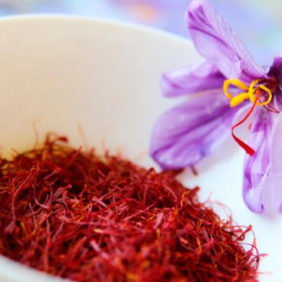 Mật ong Saffron Phúc Khang 140g - Hũ thủy tinh cao cấp - Tiêu chuẩn chất lượng ISO 22000 - Ngăn ngừa lão hóa  Cân bằng nội tiết tố - giảm căng thẳng - mất ngủ ,Bảo vệ tim mạch - Thảo dược an toàn , Tự nhiên