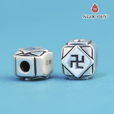 Charm bạc vuông họa tiết chữ vạn - Ngọc Quý Gemstones