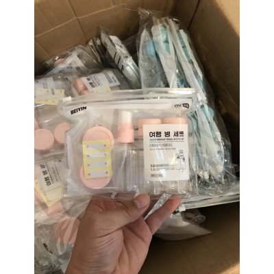 Set bộ dụng cụ  chiết mỹ phẩm 5 -7 món với nhiều kích thước khác nhau   ,có  túi zip tiện dụng nhỏ gọn dễ dàng mang theo du lịch dã ngoại