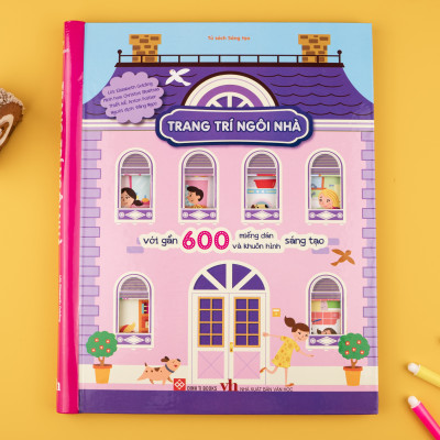 Sách - Trang trí lâu đài (Với gần 600 miếng dán và khuôn hình sáng tạo) Đinh Tị Books