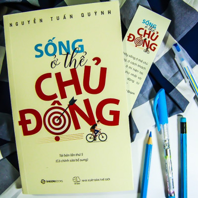 Combo 3 cuốn: Sống ở thể chủ động + Cứ bay rồi sẽ cao + Tôi, tương lai và thế giới