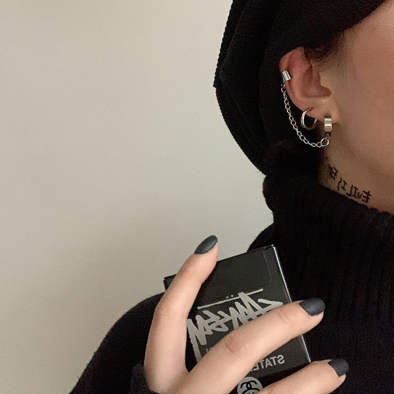 Bông tai unisex xích chữ U kẹp trên xỏ dưới thần thái