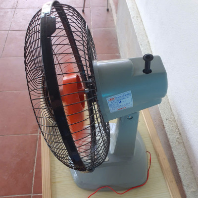 Quạt bàn Kẹp Bình 12V, Có 3 Tốc Độ Gió Khác Nhau, Loại CN B3, Cánh 30cm gió mạnh
