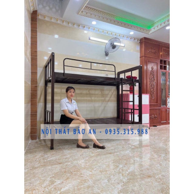 Giường sắt tầng hộp màu nâu 0.8mx0.8x2m, tháo lắp dễ dàng