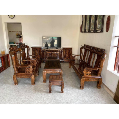 Kệ tivi gỗ tràm kệ cột nho phun pu vân mun