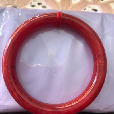 CHIẾC VÒNG TAY PHONG THỦY ĐÁ CẨM THẠCH CỒ ĐỎ CỌNG TO SIZE 56MM X DẦY 9MM MÀU ĐỎ ĐẬM ĐẸP NAM NỮ MỆNH HỎA THỔ 56kg đến 68kg Ạ
