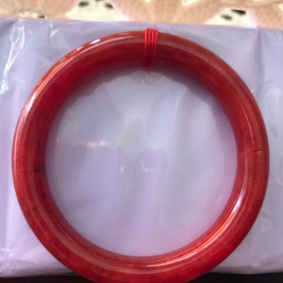 CHIẾC VÒNG TAY PHONG THỦY ĐÁ CẨM THẠCH CỒ ĐỎ CỌNG TO SIZE 56MM X DẦY 9MM MÀU ĐỎ ĐẬM ĐẸP NAM NỮ MỆNH HỎA THỔ 56kg đến 68kg Ạ