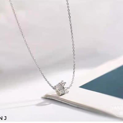 Dây chuyền nữ mặt vương miện chất liệu bạc s925 MS08v