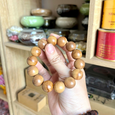 Vòng gỗ Đàn Hương cao cấp size 16ly mùi thơm ngọt - sang phong thuỷ tài lộc bình an