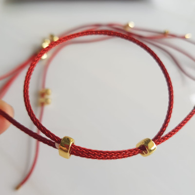 Dây thun Đỏ dẻo phối vòng tay hạt lu thống  Size dây đỏ 2mm   Nữ đã có hạt lu thống thì đây chính là sợi dây thun phối với hạt lu thống đeo xinh ạ