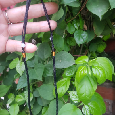 Sợi Dây ĐEN Đeo Cổ Mới Viền Họa Tiết màu Vàng 2 Bên dạng Rút đẹp  Size dây dầy 3mm x dài trồng cổ Anh Chị tự chỉnh theo ý 23cm - 30cm  Phối với mặt Phật, mặt dây chuyền nam nữ đeo được hết ạ