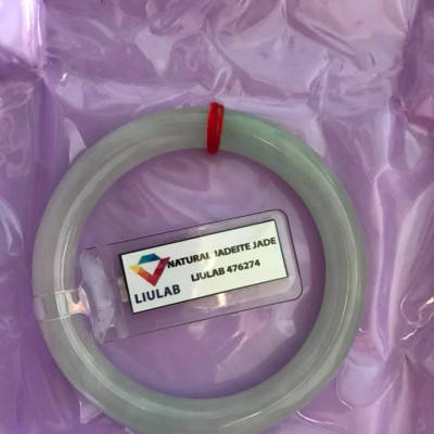 Vòng tay Đá Cẩm Thạch tự nhiên TRUNG SỊN 50mm x Dầy 8mm  XANH NGỌC NHẸ NHÀNG BÓNG ĐẸP Kèm Giấy Kiểm định Liulab No 476274  Hợp Nữ Mệnh Mộc Hỏa Thủy 50kg - 55kg đeo ạ