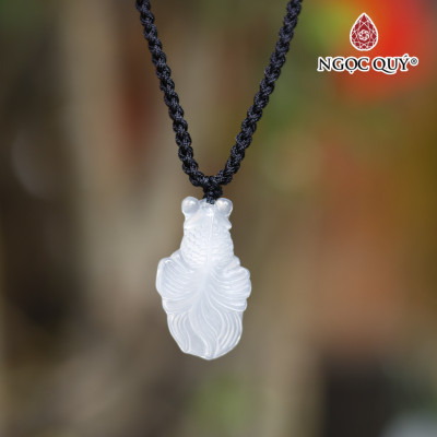 Mặt dây chuyền cá vàng đá mã não trắng 3.4x2x0.64cm mệnh thủy, kim - Ngọc Quý Gemstones