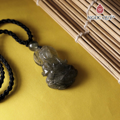 Mặt dây chuyền phật bà thạch anh tóc xanh 34x24mm mệnh thủy, mệnh mộc - Ngọc Quý Gemstones
