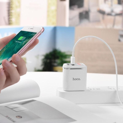Củ Sạc 2 Cổng USB HOCO C39 (Mẫu 2020) Max 5V-2.4A (12W) , Led Hiển Thị Dòng Điện ,  IC Ổn Định Điện - Hàng Chính Hãng 