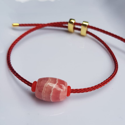 Vòng tay phong thủy may mắn Lu Charm Chất liệu hạt Đá Đào Hoa màu hồng vân tự nhiên Bóng đẹp dây đỏ may mắn có khoen chỉnh theo tay lớn nhỏ được hết ạ Nữ mệnh hỏa, mệnh thổ hợp vòng đeo tay xinh xắn, đẹp, may mắn tài lộc cho gia chủ ạ