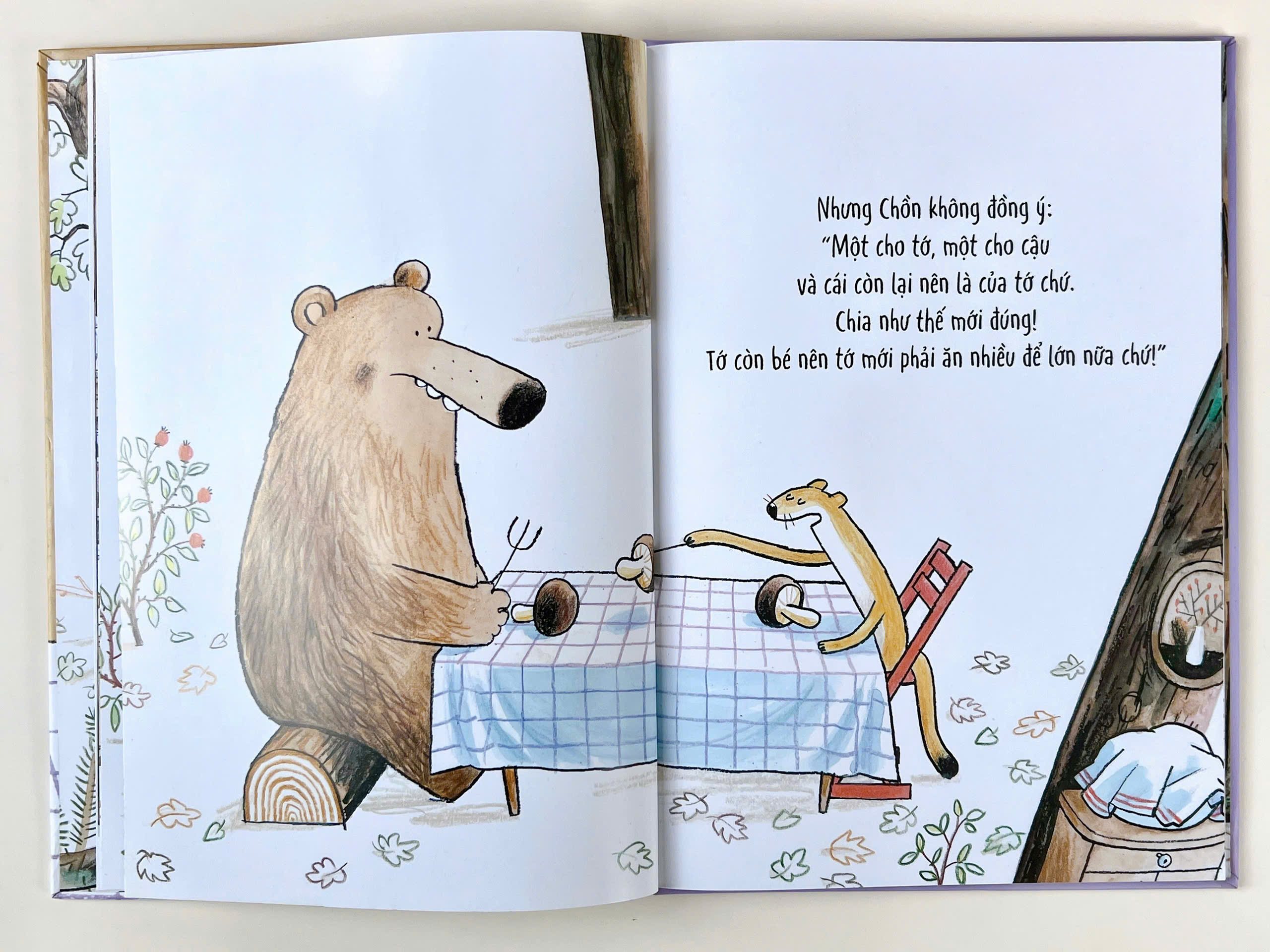 Sách - Tớ ăn hai, cho cậu hẳn một cái nhé (truyện cho bé từ 2 tuổi+) - Bìa cứng