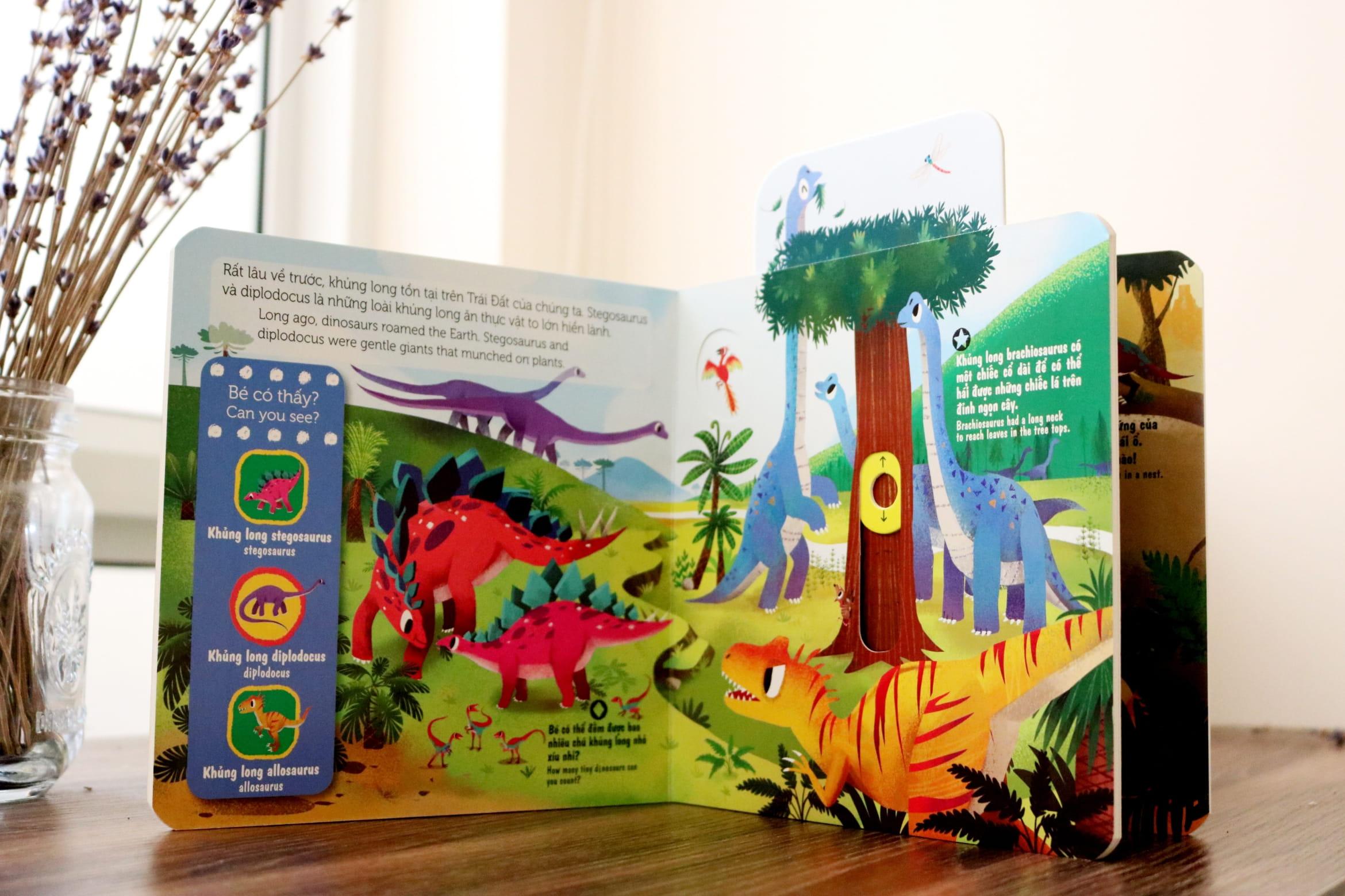 Sách Tương Tác - Sách Chuyển Động - First Explorers - Dinosaurs - Các Loài Khủng Long