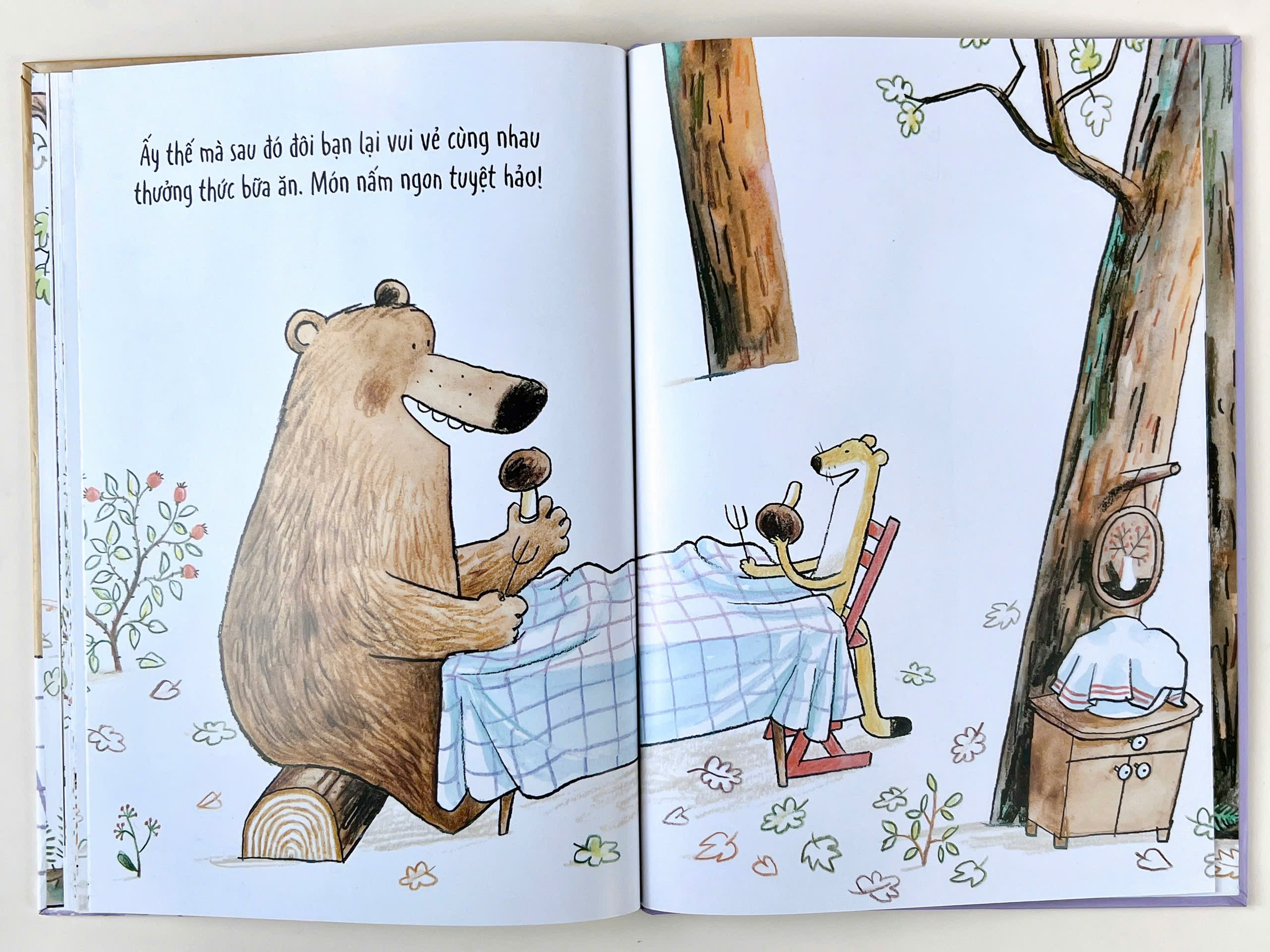 Sách - Tớ ăn hai, cho cậu hẳn một cái nhé (truyện cho bé từ 2 tuổi+) - Bìa cứng