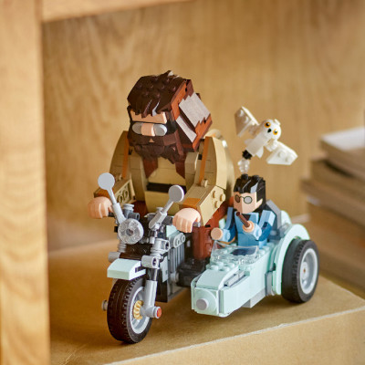 LEGO HARRY POTTER 76443 Đồ Chơi Lắp Ráp Mô Tô Bay Cùng Bác Hagrid và Harry (617 chi tiết)