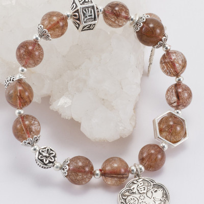 Vòng Thạch Anh Tóc Đỏ Phối Charm Heo Bạc (10mm) Ngọc Quý Gemstones