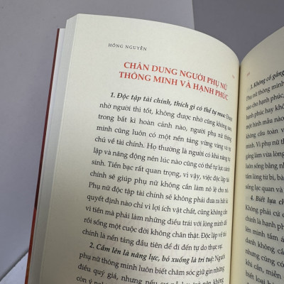 (Tái bản lần thứ 2) PHỤ NỮ VÀ TỰ DO - Thay Đổi Tư Duy, Thay Đổi Cuộc Đời - Hồng Nguyễn - NXB Thanh Niên