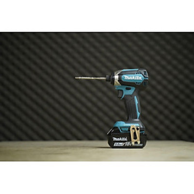 MÁY VẶN VÍT DÙNG PIN(BL)(18V) 170 N·M MAKITA DTD153RTE (02 PIN LION 18V/5.0AH. – 01 ĐẾ SẠC PIN 18V NHANH.) - HÀNG CHÍNH HÃNG
