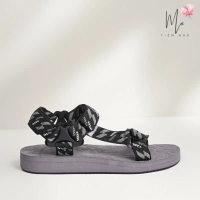 Sandal Biti